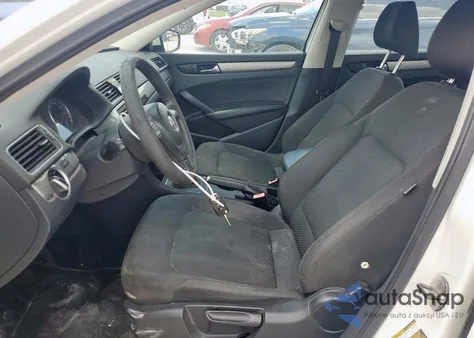 2013 Volkswagen Passat S z USA, uszkodzony, nr VIN 1VWAH7A36DC053799